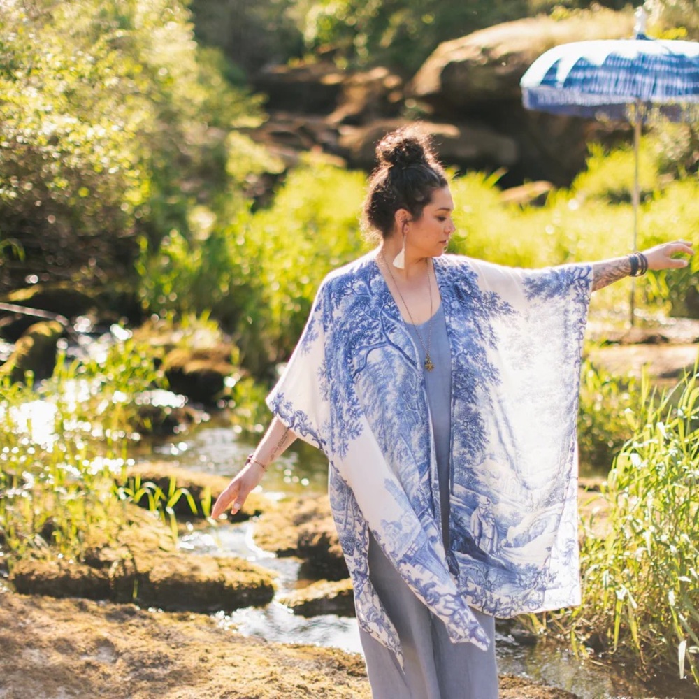 ⭐️Last One⭐️ LET THE LIGHT IN GODDESS DUSTER KIMONO Mid Length Chinoiserie - Picture 2 of 14